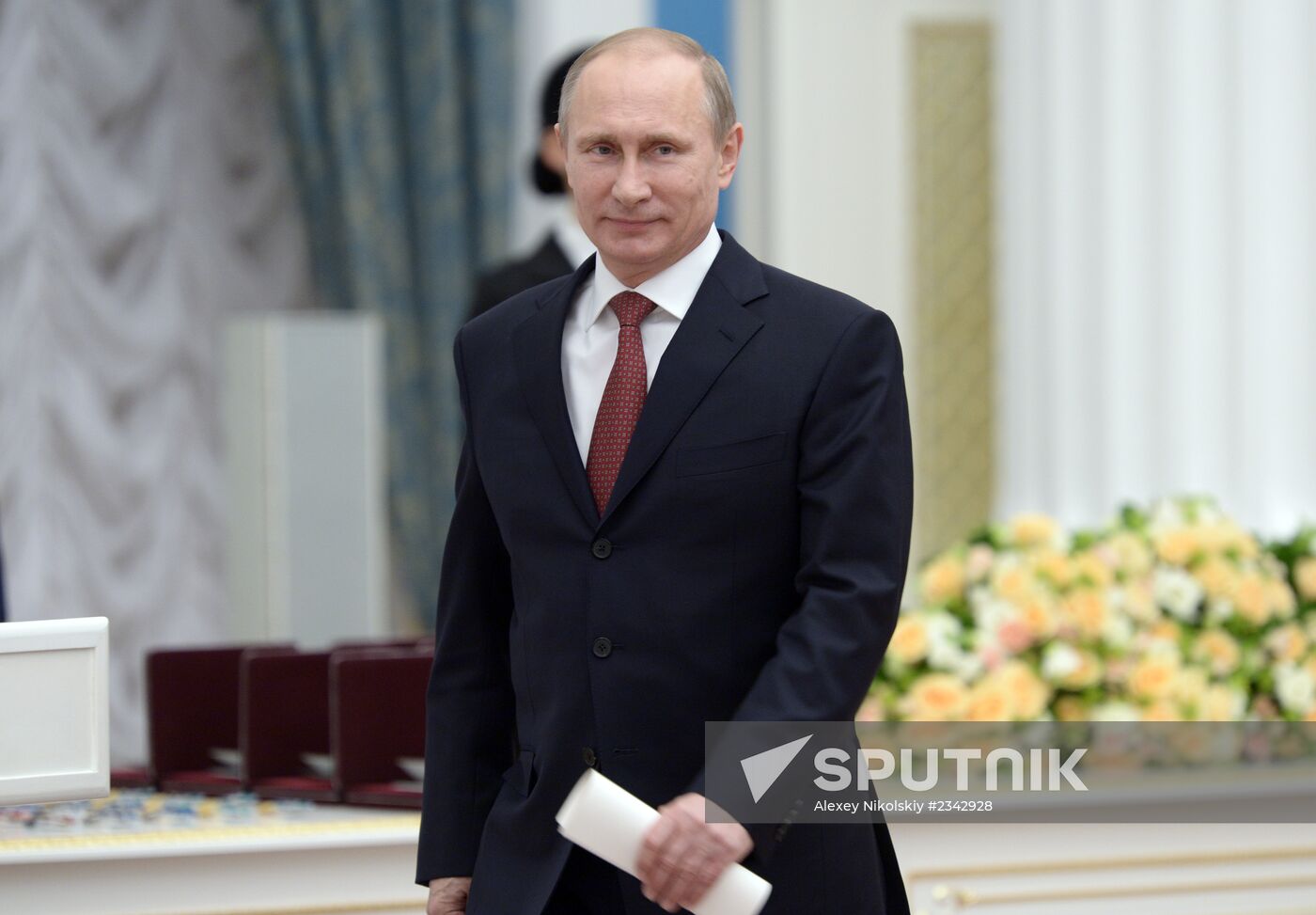 Vladimir Putin presents Russian state awards