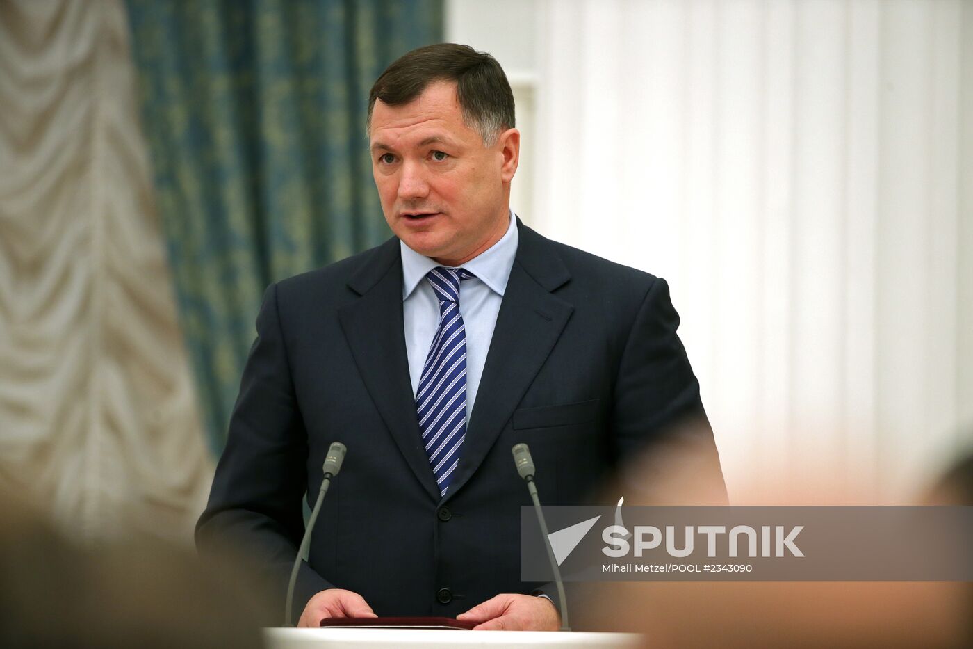Vladimir Putin presents Russian state awards
