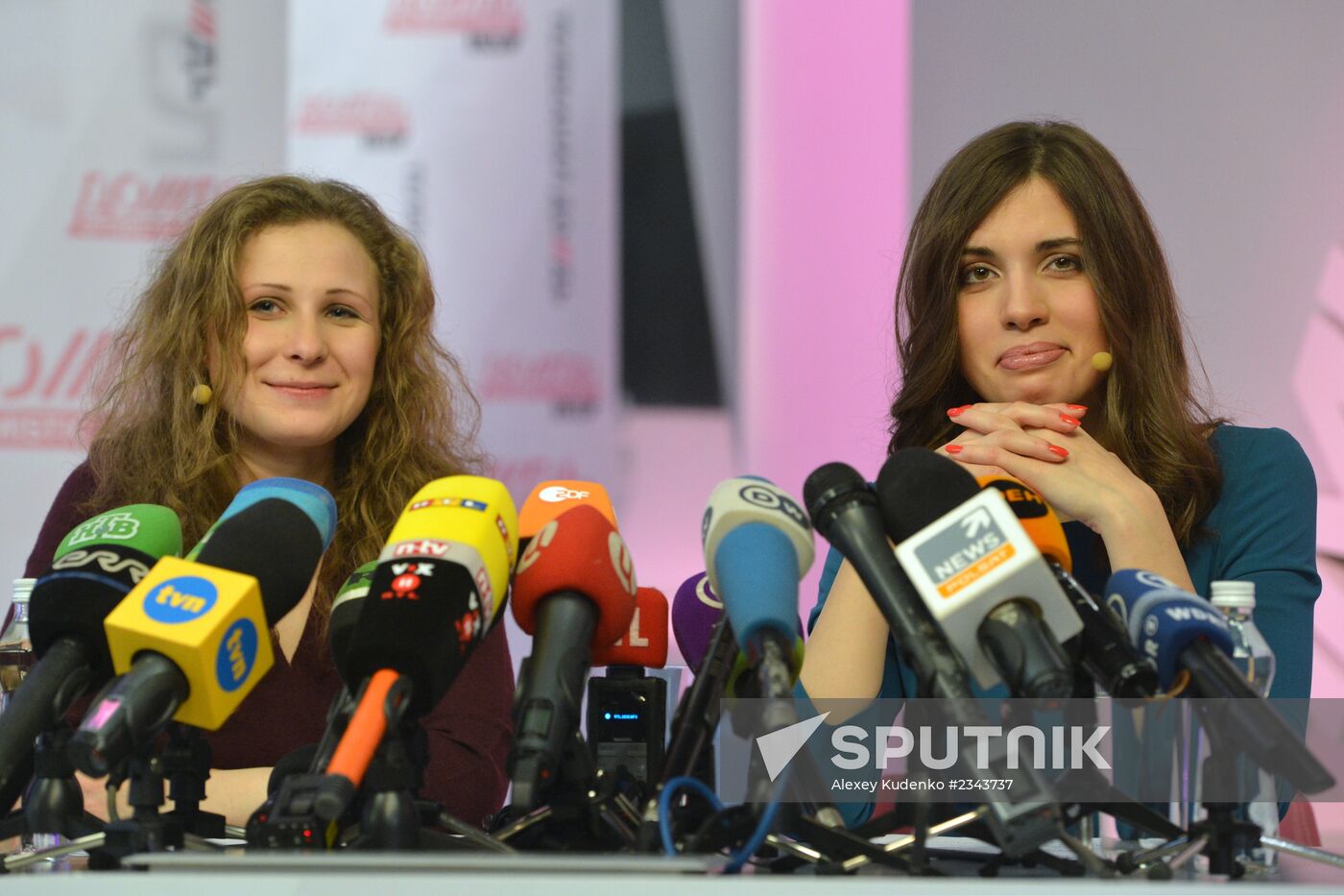 News conference with Maria Alyokhina and Nadezhda Tolokonnikova
