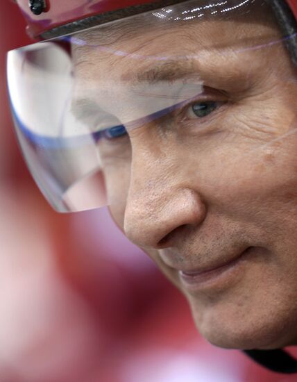 Vladimir Putin takes part in friendly hockey match