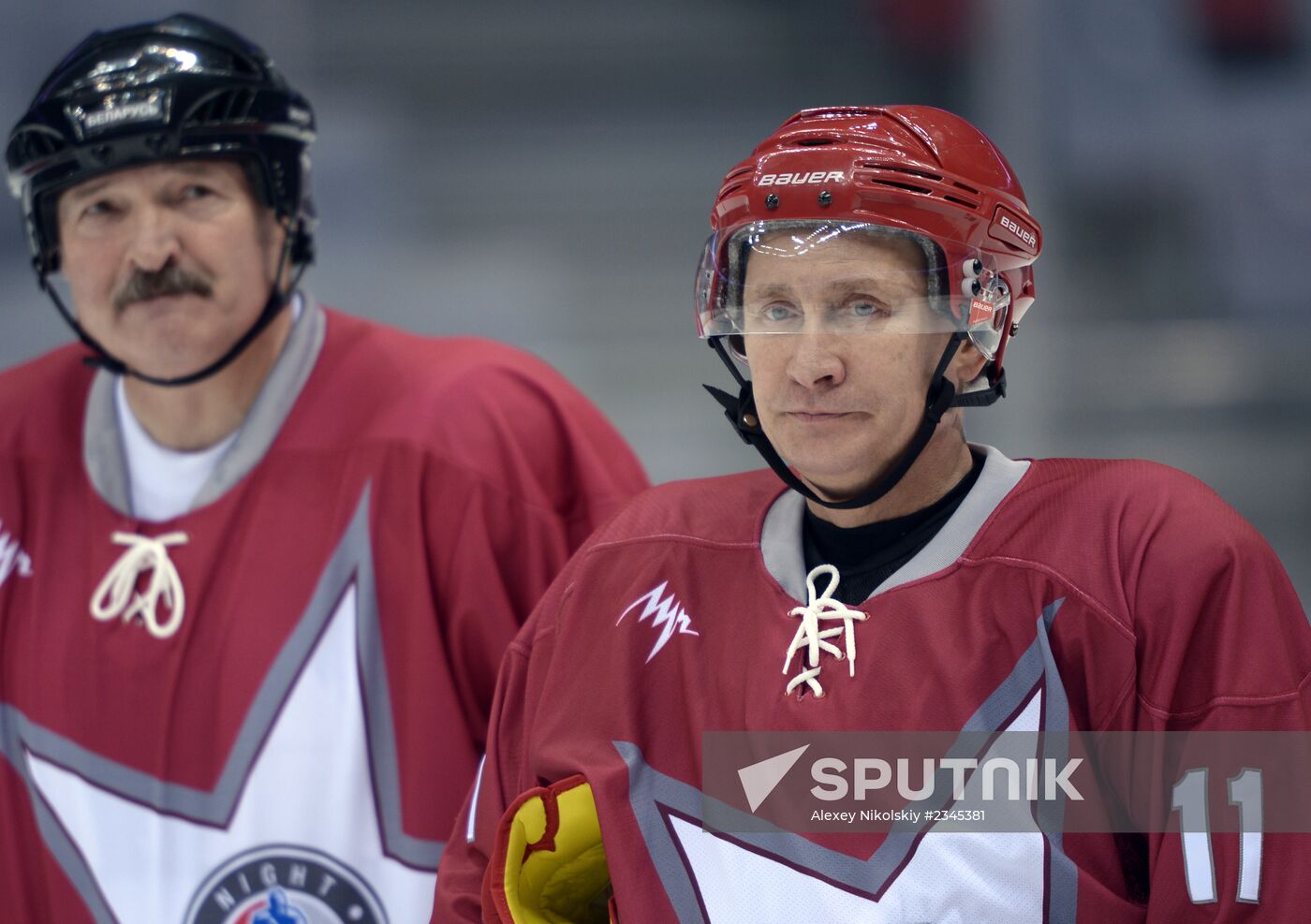 Vladimir Putin takes part in friendly hockey match