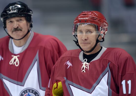 Vladimir Putin takes part in friendly hockey match