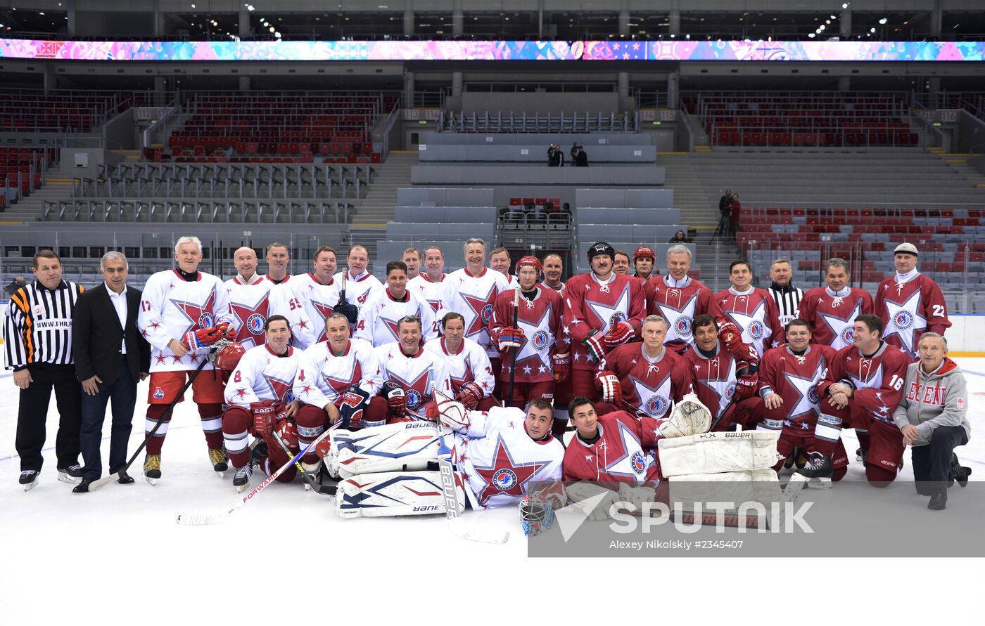 Vladimir Putin takes part in friendly hockey match