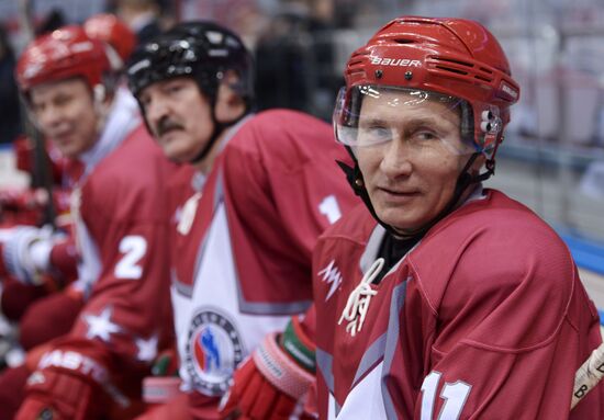 Vladimir Putin takes part in friendly hockey match