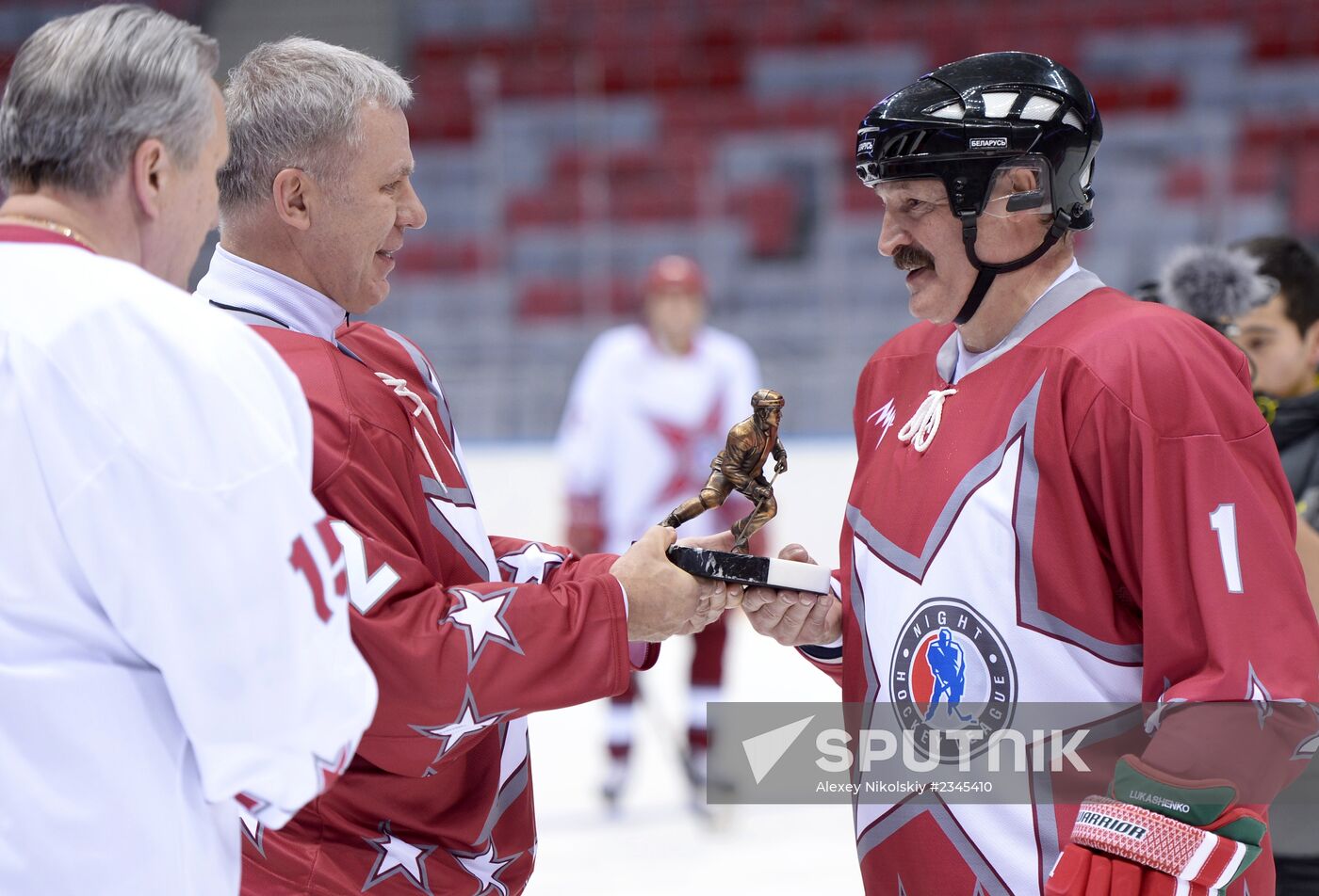 Vladimir Putin takes part in friendly hockey match