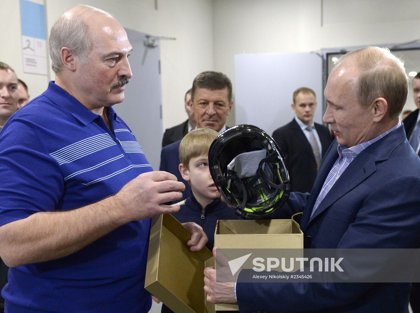 Vladimir Putin takes part in friendly hockey match