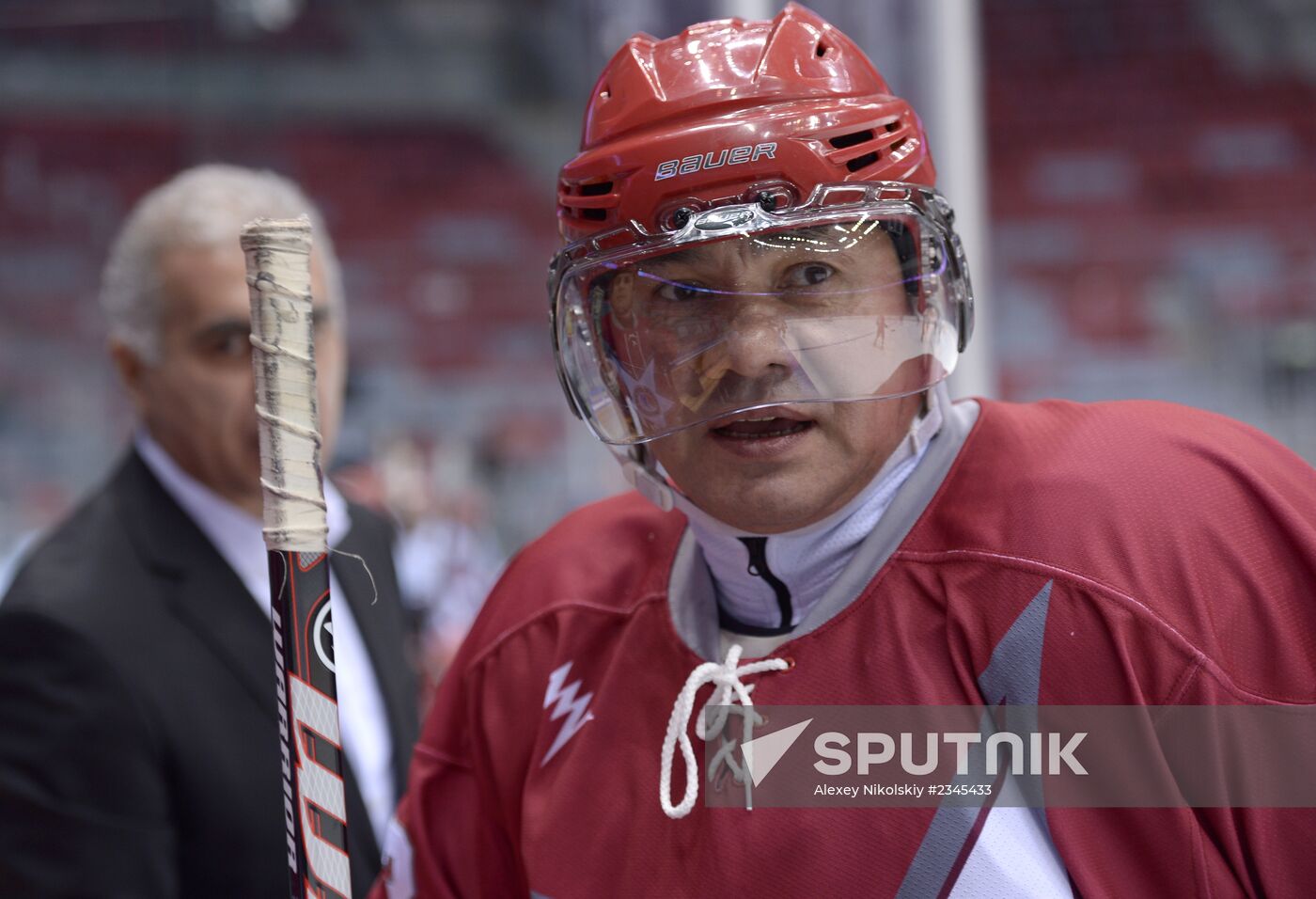 Vladimir Putin takes part in friendly hockey match