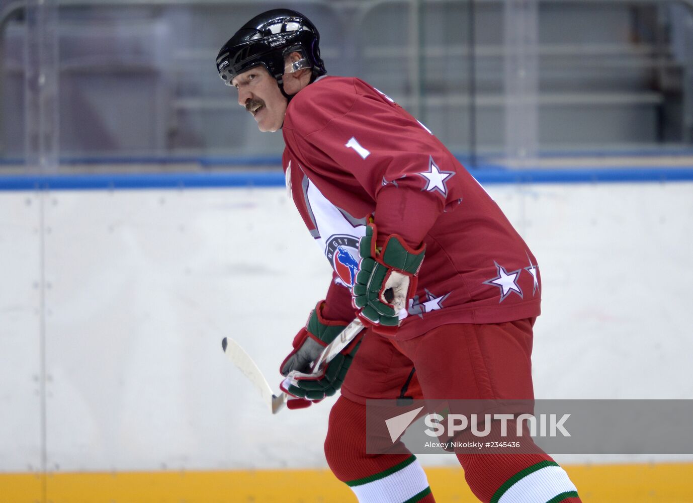 Vladimir Putin takes part in friendly hockey match