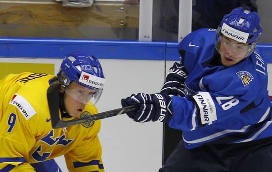 Hockey World Youth Championships. Finals. Sweden vs. Finland