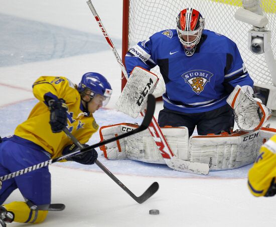 Hockey World Youth Championships. Finals. Sweden vs. Finland