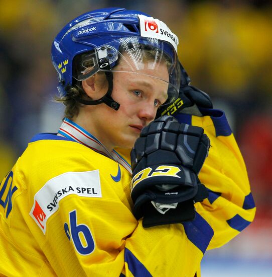 2014 IIHF World Junior Championship Finals: Sweden vs. Finland