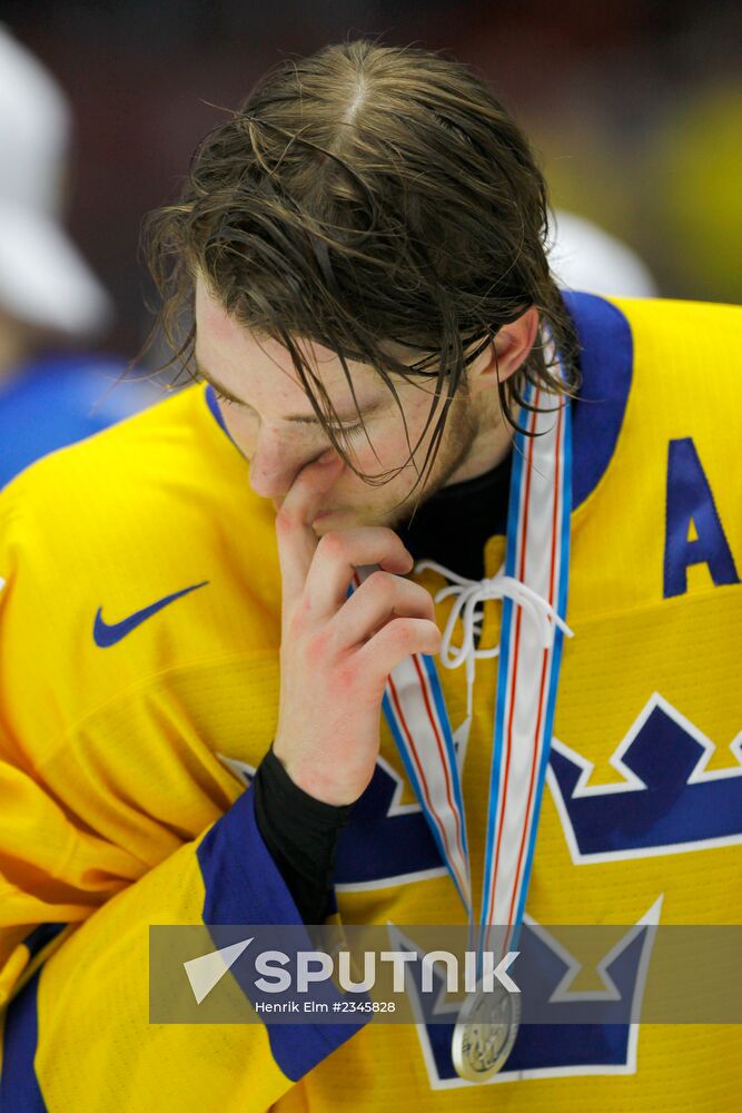 2014 IIHF World Junior Championship Finals: Sweden vs. Finland