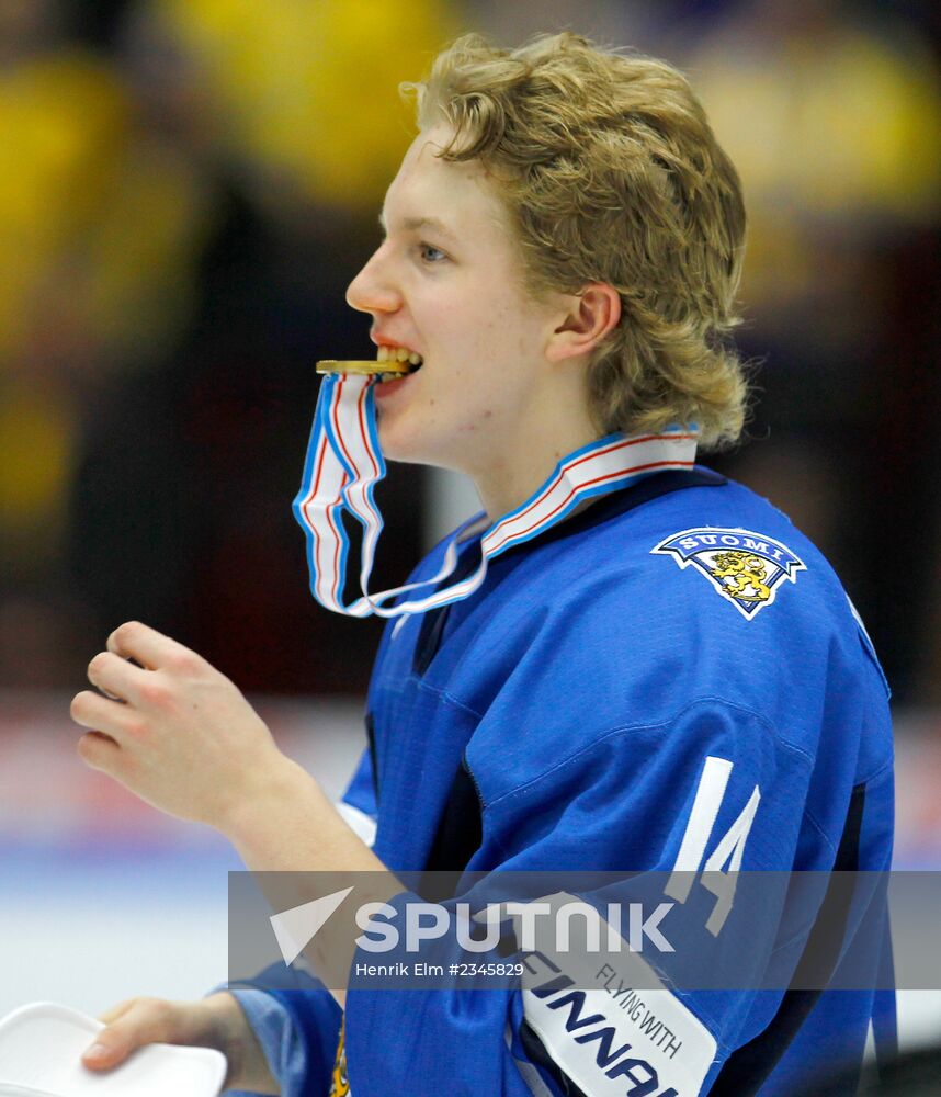 2014 IIHF World Junior Championship Finals: Sweden vs. Finland