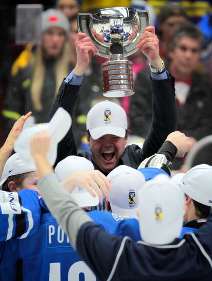 2014 IIHF World Junior Championship Finals: Sweden vs. Finland