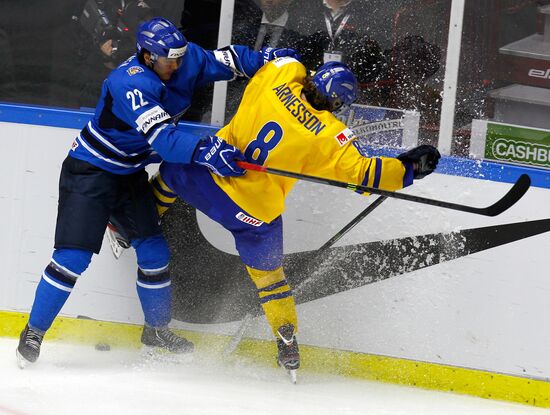 2014 IIHF World Junior Championship Finals: Sweden vs. Finland