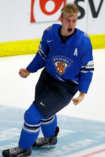 2014 IIHF World Junior Championship Finals: Sweden vs. Finland
