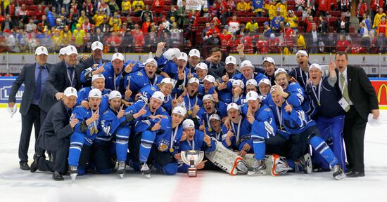 2014 IIHF World Junior Championship Finals: Sweden vs. Finland