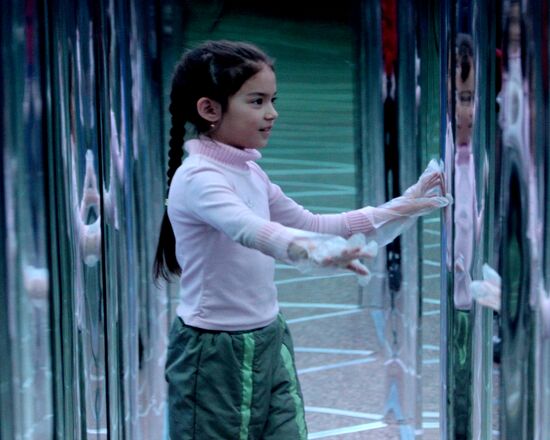 Mirror labyrinth opens in Vladivostok