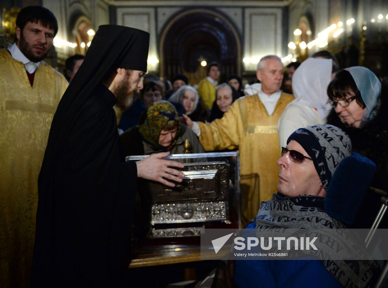 General Anatoly Romanov visits Christ the Savior Church