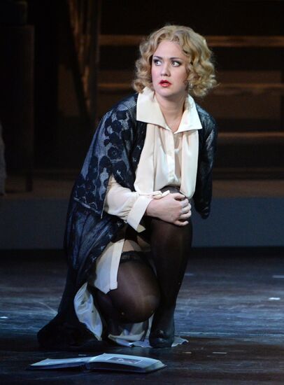 Epiphany festival opens in New Opera theater