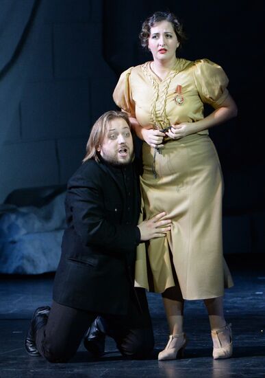 Epiphany festival opens in New Opera theater