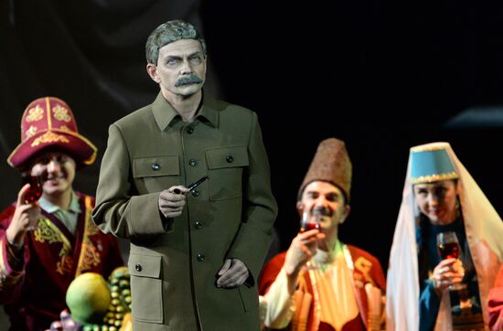 Epiphany festival opens in New Opera theater
