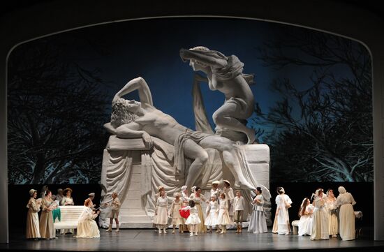 Epiphany Festival opens at New Opera theater