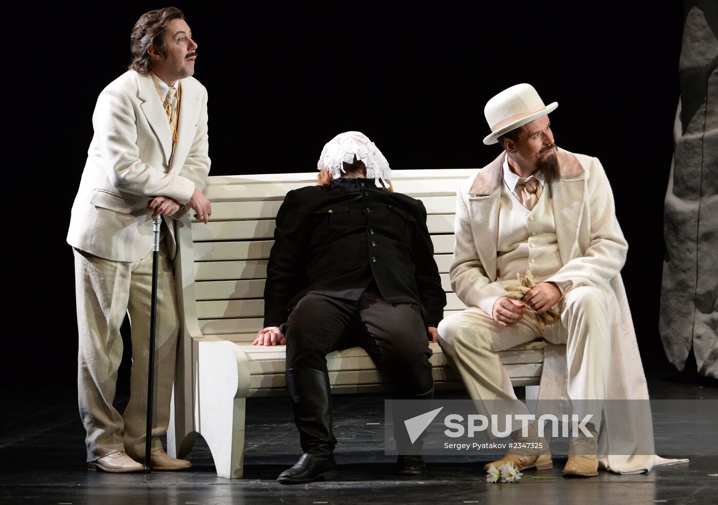 Epiphany festival opens in New Opera theater