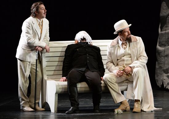 Epiphany festival opens in New Opera theater