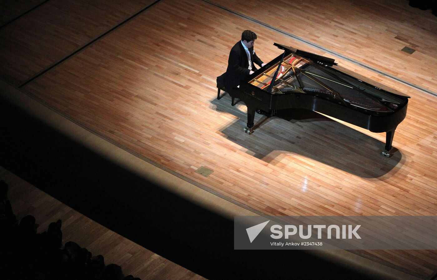 Pianist Denis Matsuyev performs live in Vladivostok