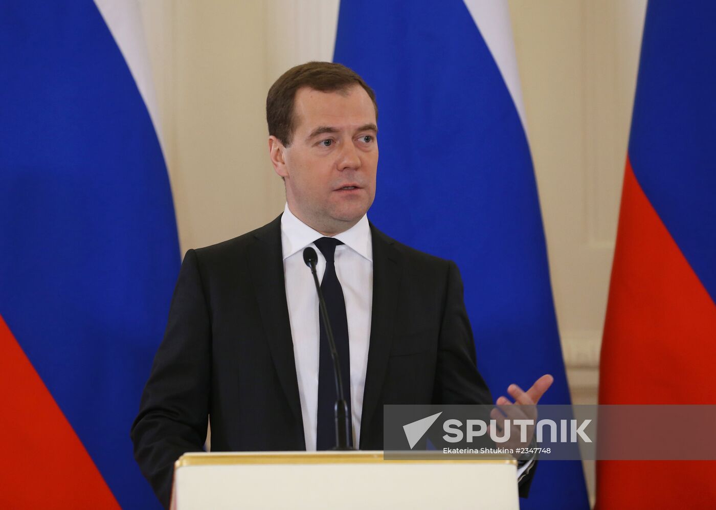 D.Medvedev presents diplomas to laureates of government prize in mass media
