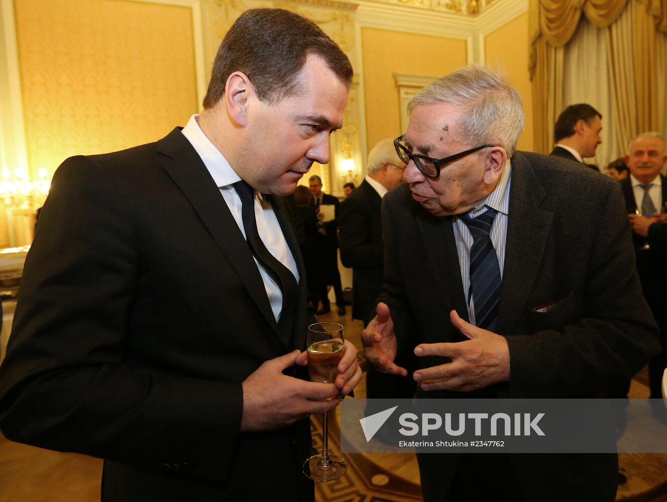 D.Medvedev presents diplomas to laureates of government prize in mass media