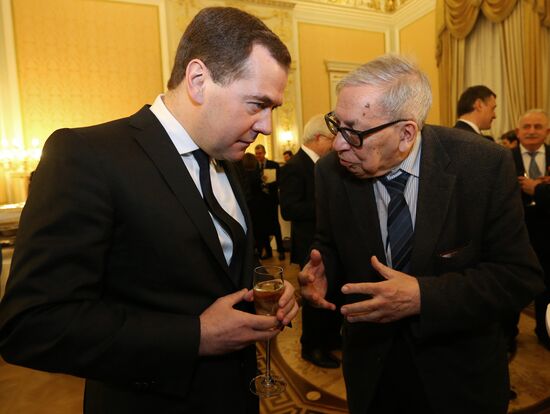 D.Medvedev presents diplomas to laureates of government prize in mass media
