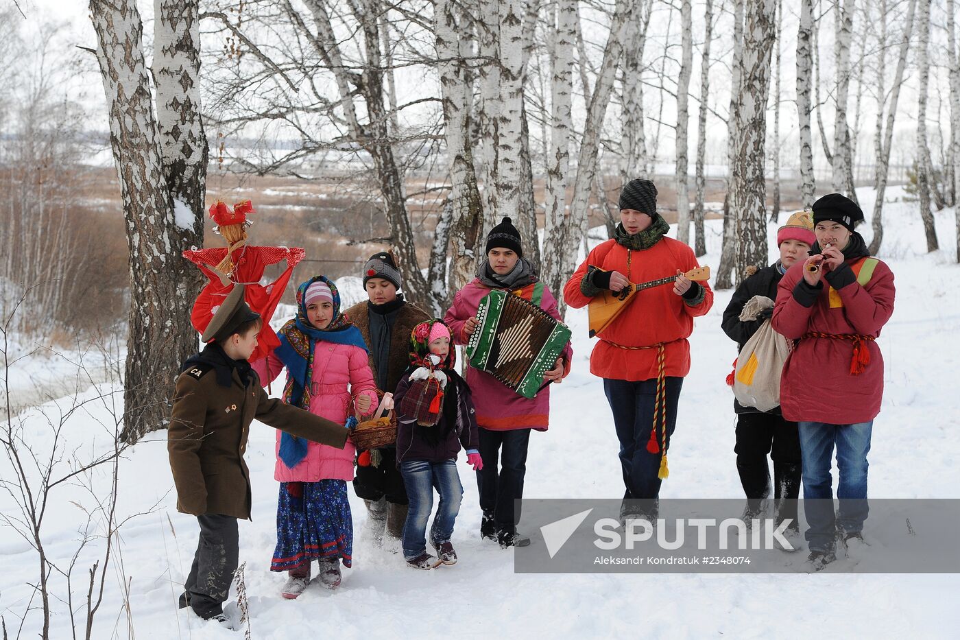 Yuletide carols and divination in Chelyabinsk