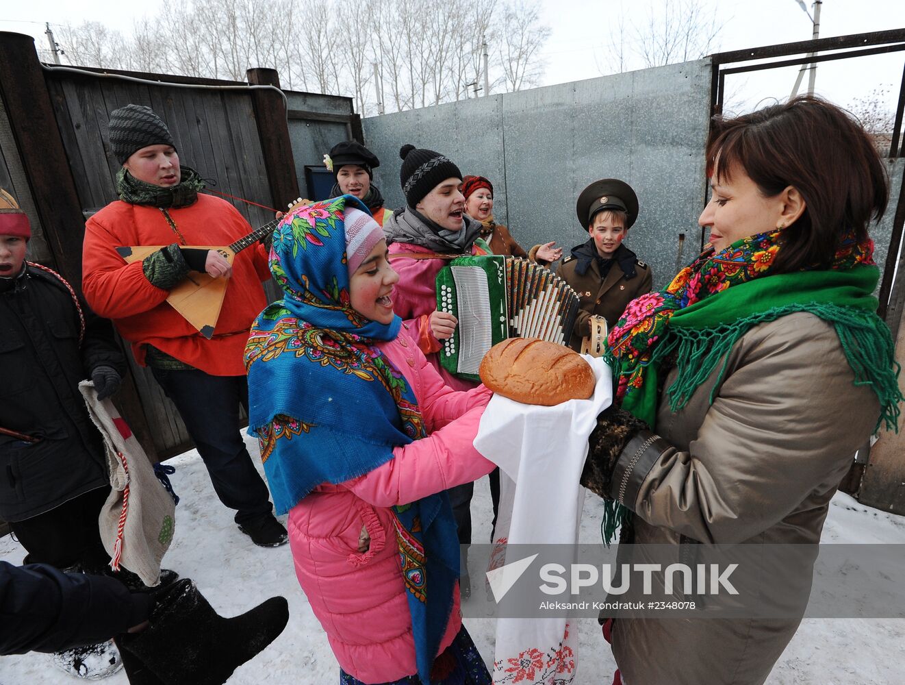 Yuletide carols and divination in Chelyabinsk