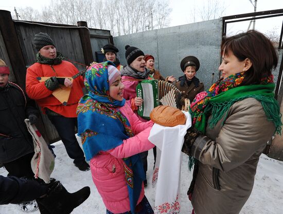 Yuletide carols and divination in Chelyabinsk