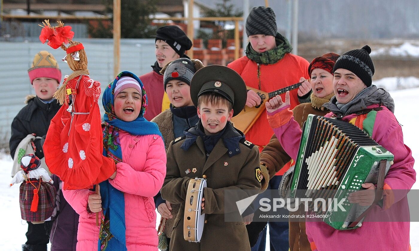Yuletide carols and divination in Chelyabinsk