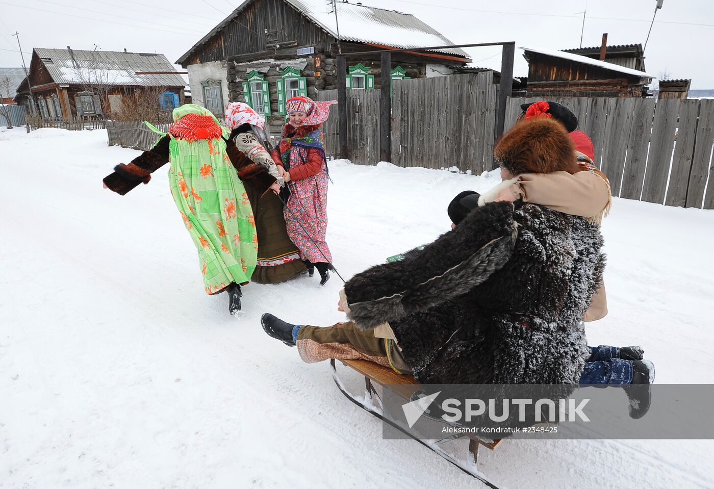 Yuletide carols and divination in Chelyabinsk