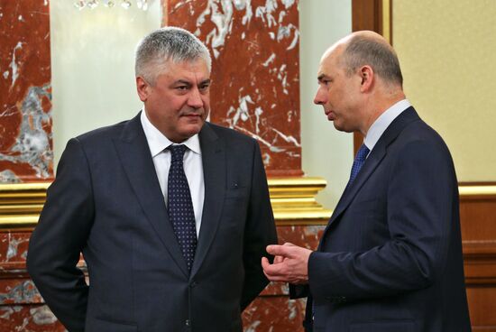 Government meeting on January 16, 2014