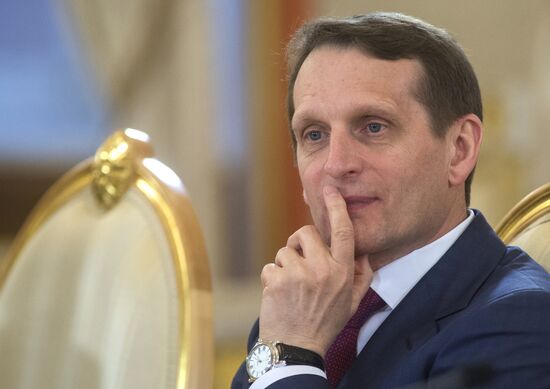 Vladimir Putin meets with authors of new text-book concept for schools