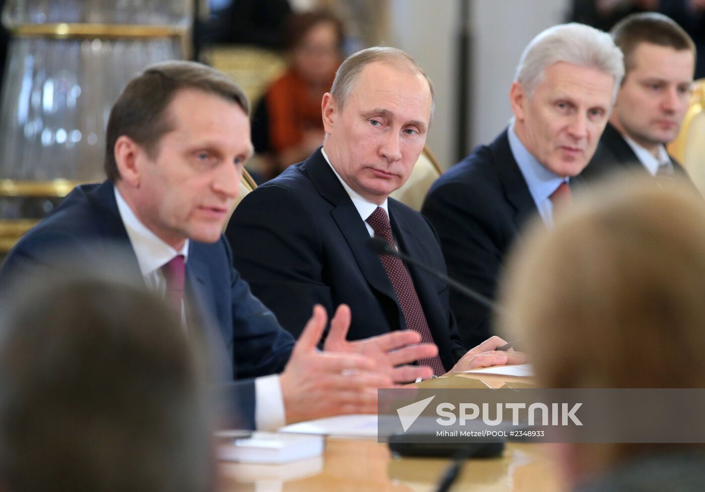 Vladimir Putin meets with authors of new text-book concept for schools
