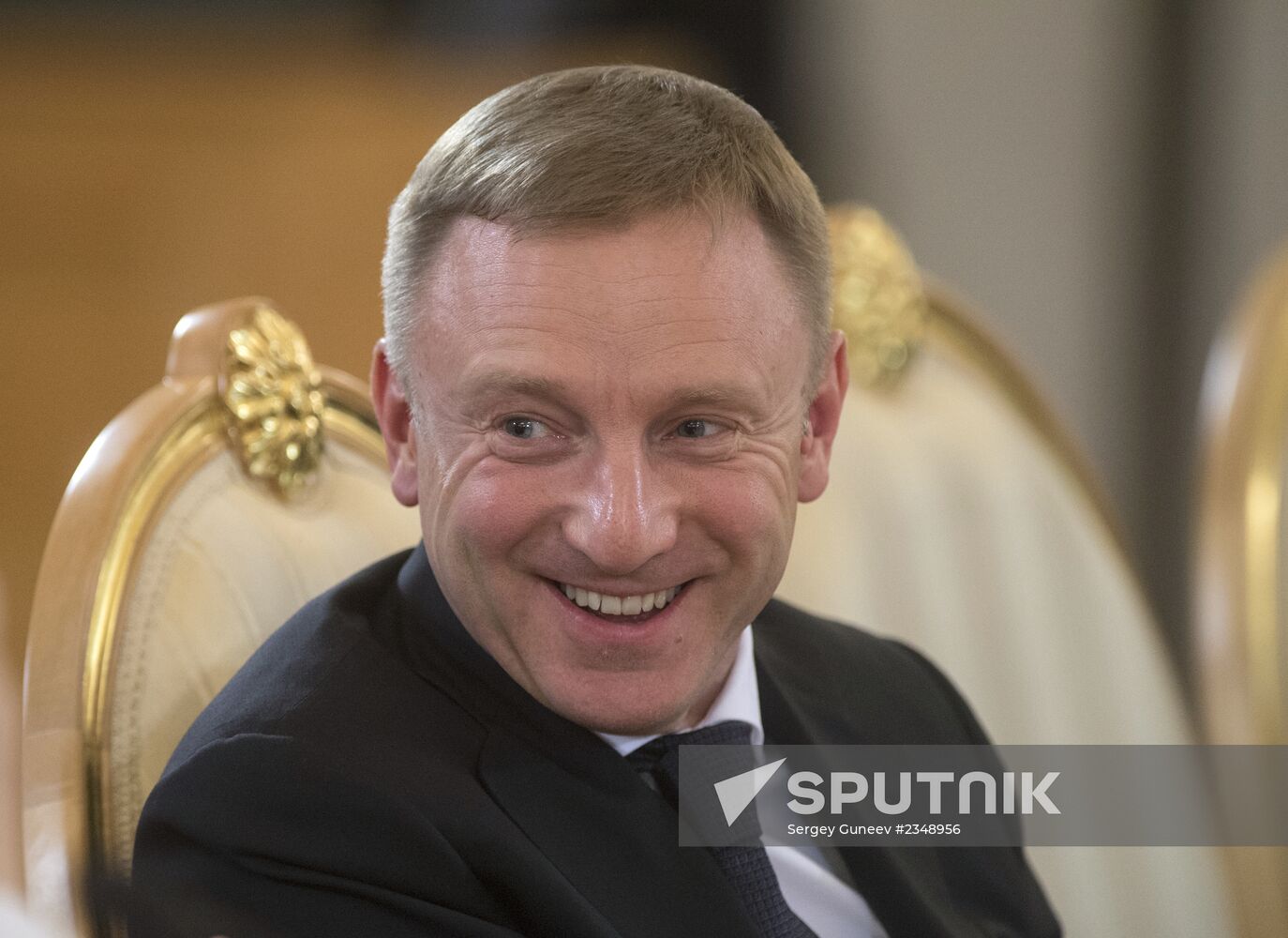 Vladimir Putin meets with authors of new history text-book concept