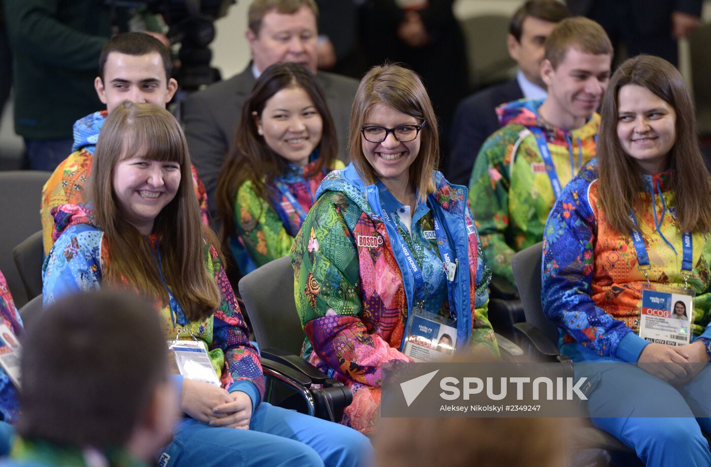 Vladimir Putin meets with Sochi 2014 Olympic volunteers