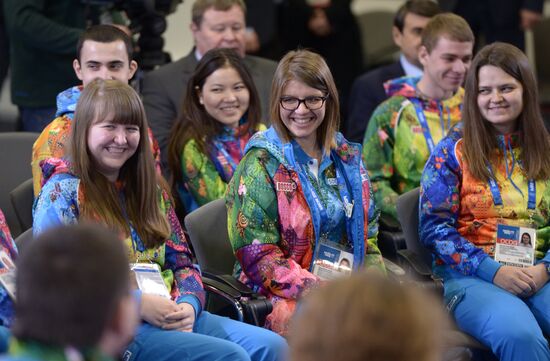 Vladimir Putin meets with Sochi 2014 Olympic volunteers