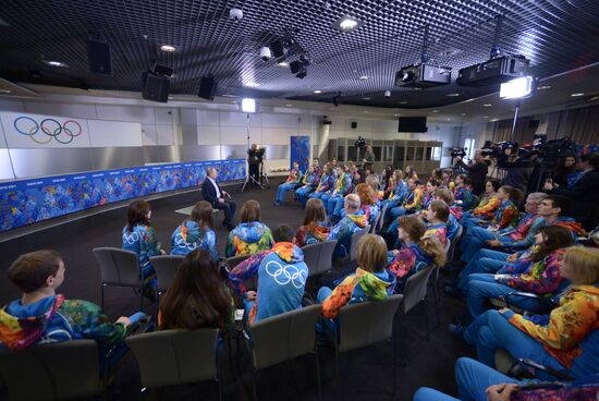 Vladimir Putin meets with Sochi 2014 Olympic volunteers