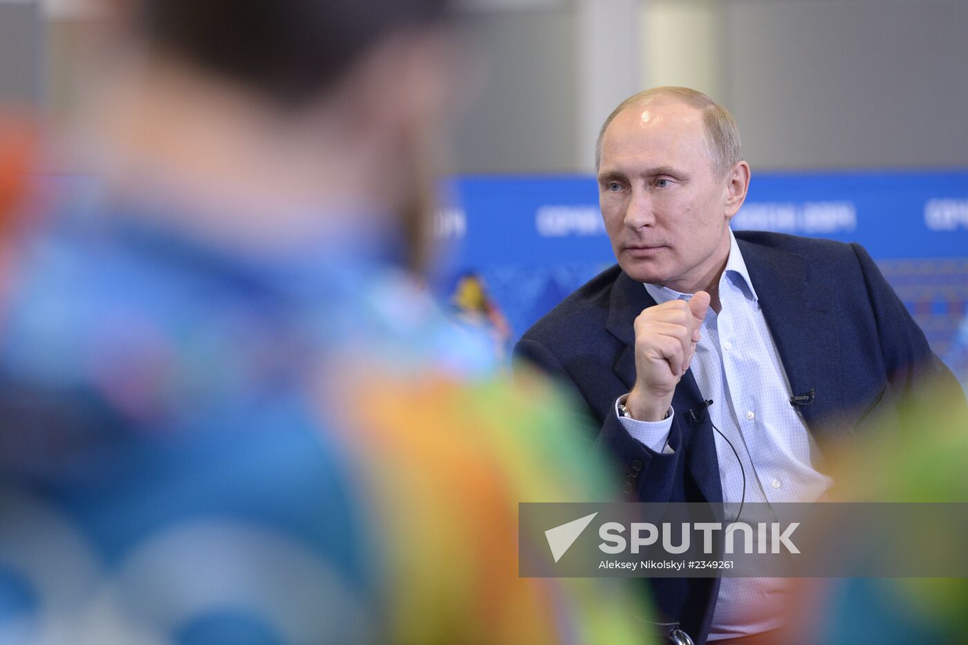 Vladimir Putin meets with Sochi 2014 Olympic volunteers