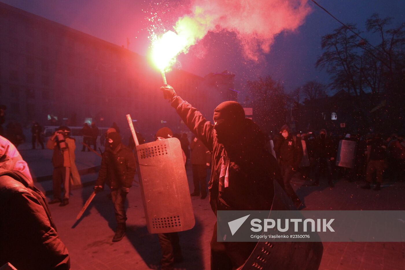 Confrontation between opposition and police in Kiev