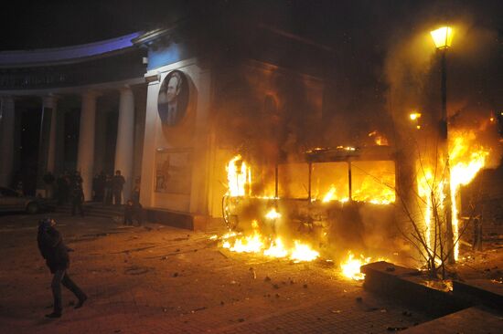 Confrontation between opposition and police in Kiev