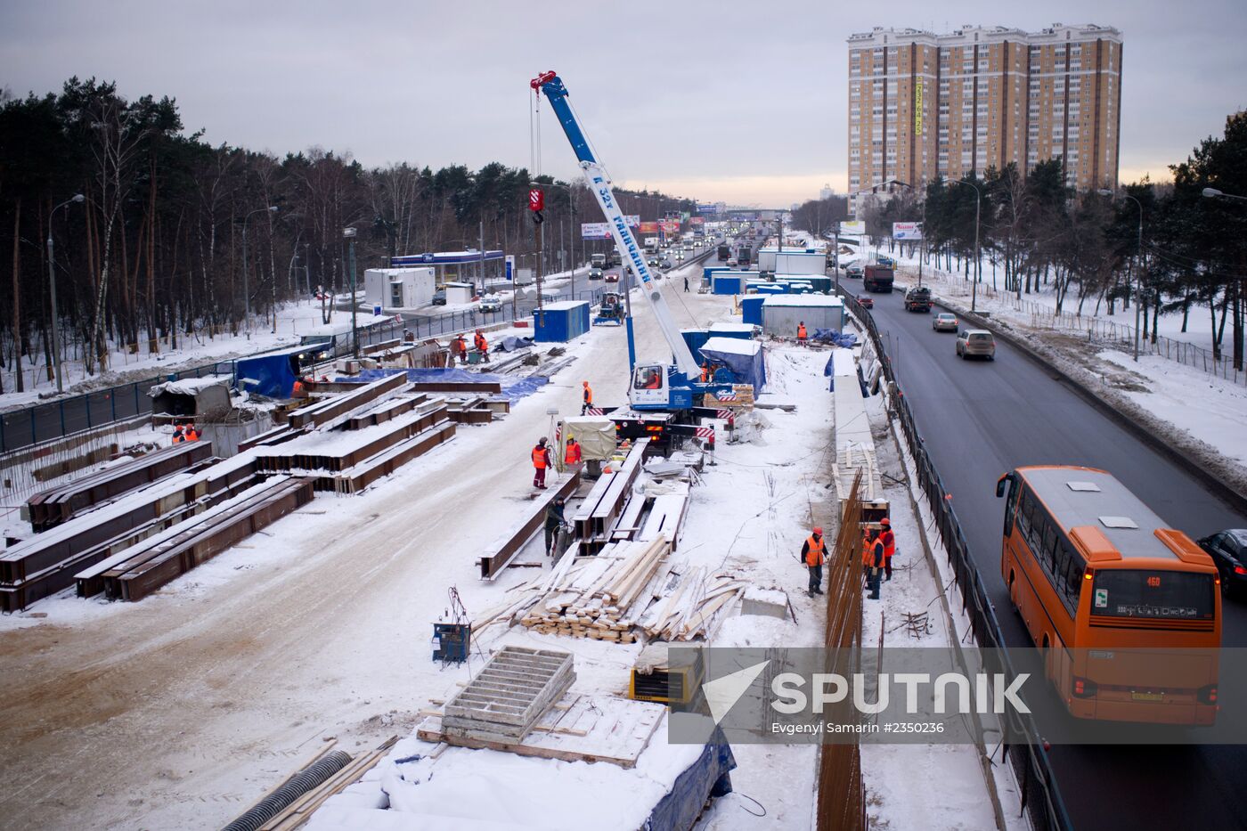 Road junction under construction on Novoryazanskoye Shosse