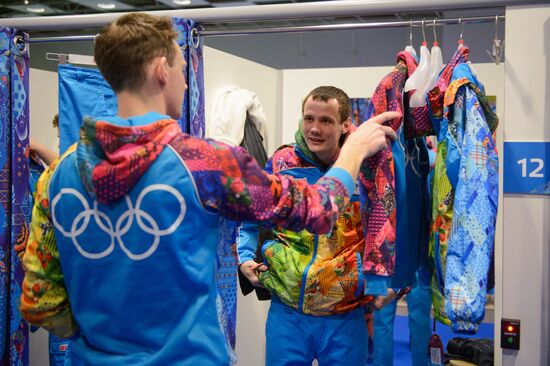 Equipment handed out to volunteers of 2014 Olympics in Sochi